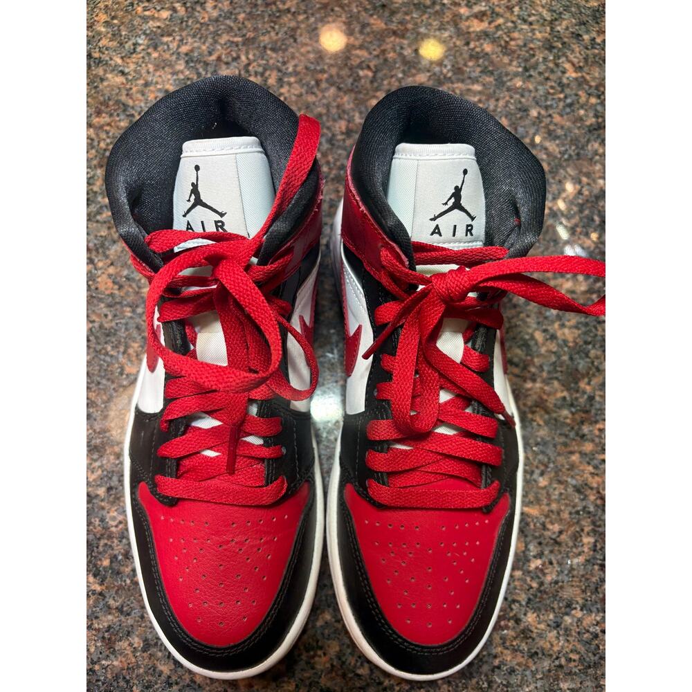Women's Nike Air Jordan 1 Mid "Bred Toe" BQ6472-079 Red Black Shoes Size 7